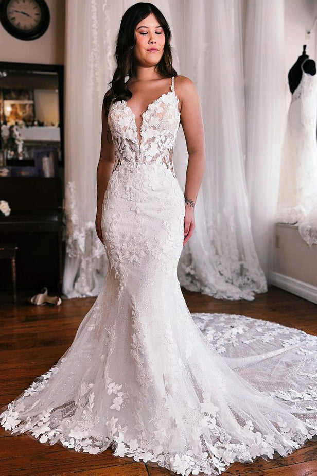 Charming Mermaid V Neck Lace Wedding Dresses with Appliques