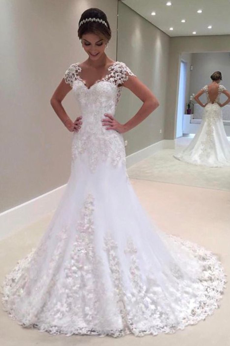 2024 New Arrival Mermaid/Trumpet V-Neck Tulle Wedding Dresses With Applique Short Sleeves