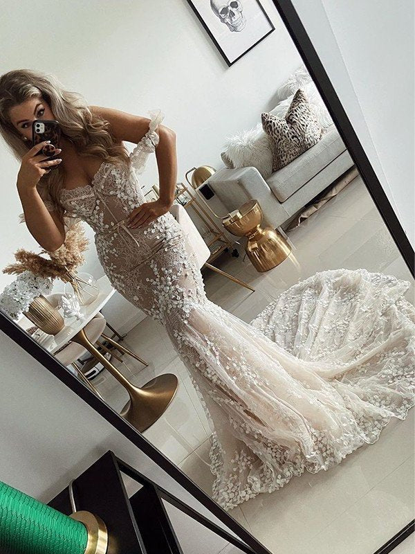 Off-the-Shoulder Trumpet/Mermaid Applique Sweep/Brush Tulle Sleeveless Train Wedding Dresses