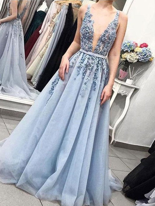 A-Line/Princess Train V-neck Court Sleeveless Applique Tulle Dresses