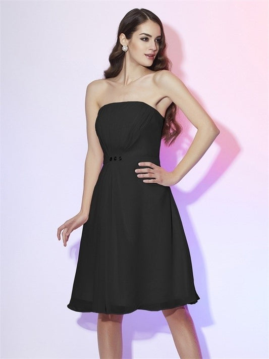 Strapless Short Sheath/Column Sleeveless Ruched Chiffon Bridesmaid Dresses