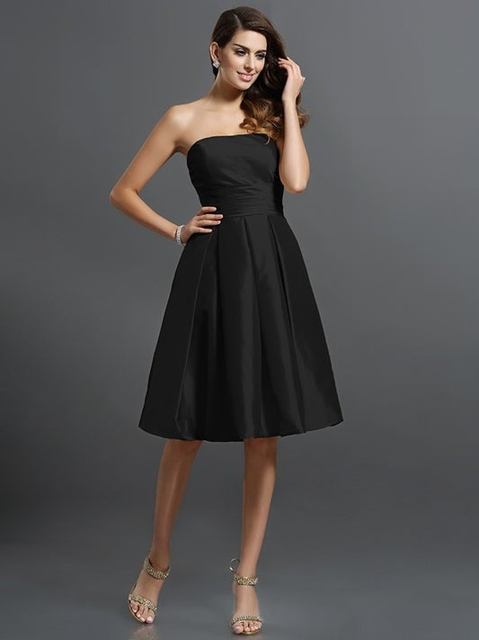 Sleeveless Short A-Line/Princess Strapless Taffeta Bridesmaid Dresses