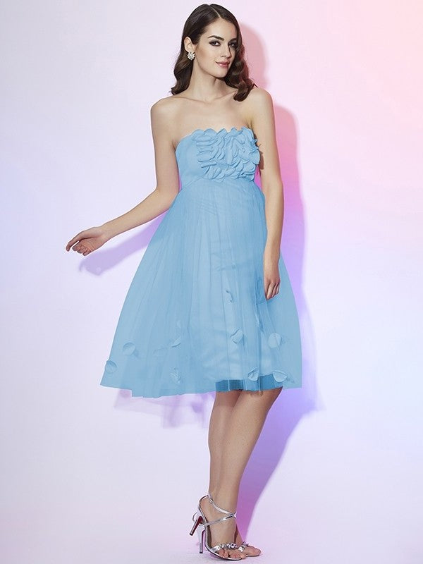 Sleeveless Hand-Made A-Line/Princess Flower Strapless Short Net Bridesmaid Dresses