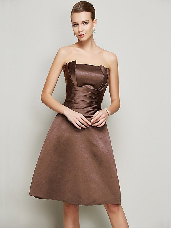 Sleeveless A-Line/Princess Pleats Short Strapless Satin Bridesmaid Dresses