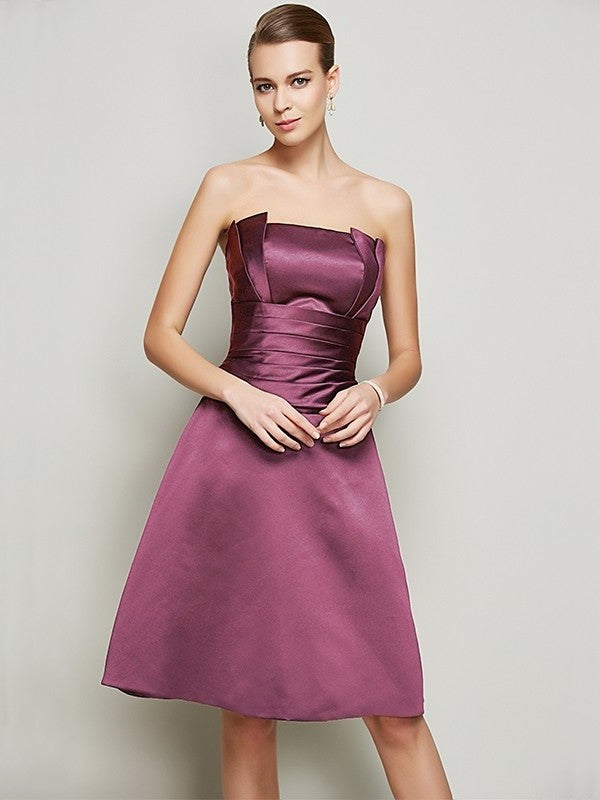 Sleeveless A-Line/Princess Pleats Short Strapless Satin Bridesmaid Dresses