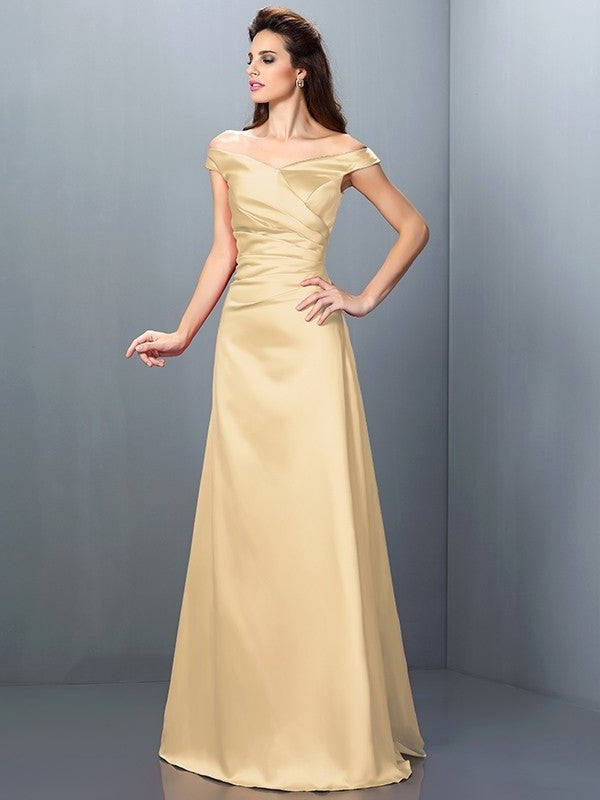 Sleeveless Long Off-the-Shoulder Sheath/Column Satin Bridesmaid Dresses