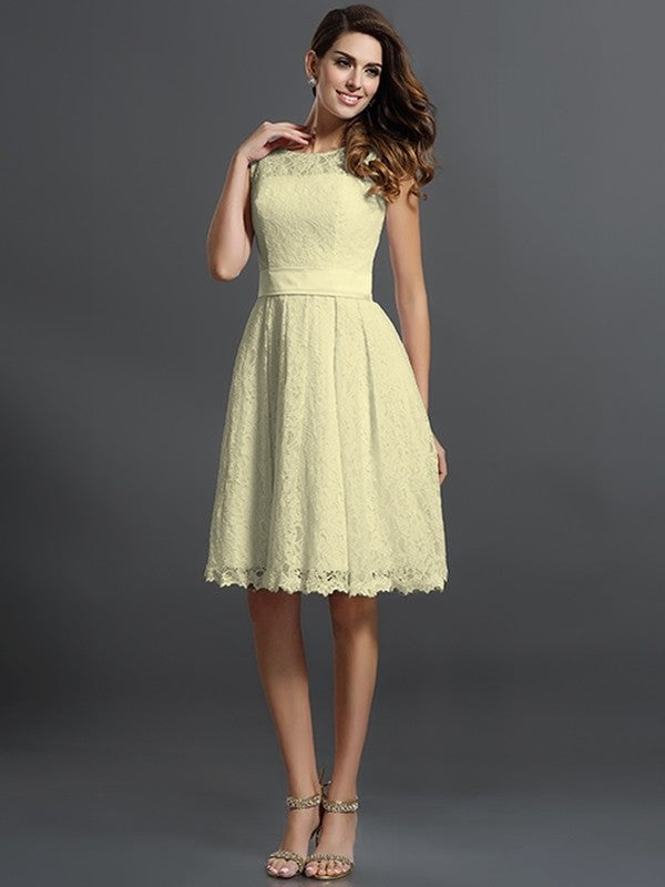 A-Line/Princess Scoop Sleeveless Short Lace Bridesmaid Dresses