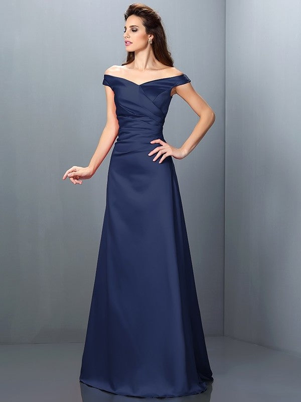 Sleeveless Long Off-the-Shoulder Sheath/Column Satin Bridesmaid Dresses